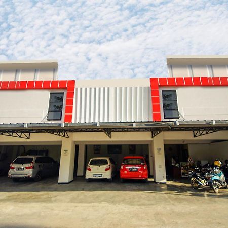 Super Oyo Maleo Residence Palembang Il Exterior photo