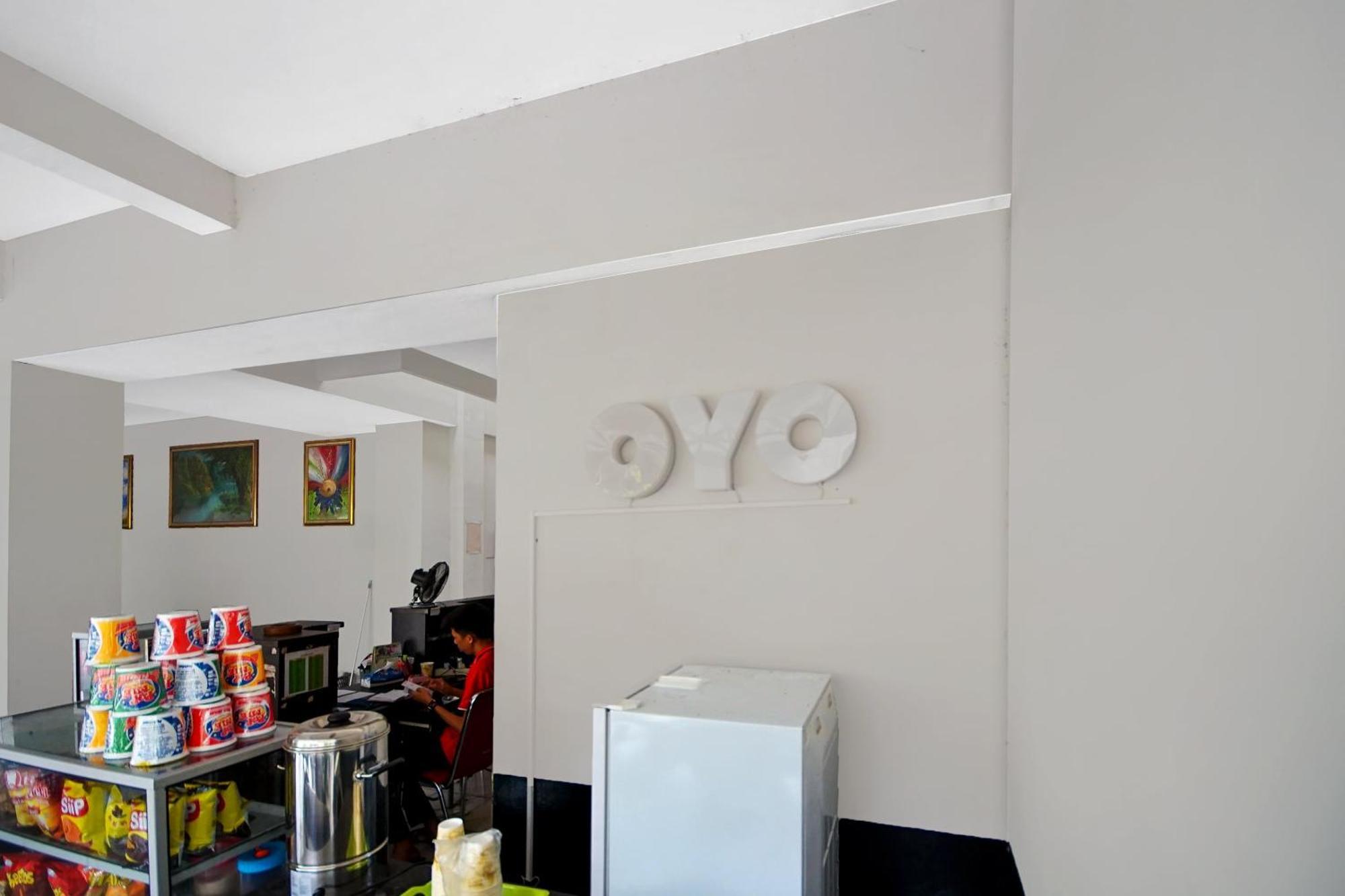 Super Oyo Maleo Residence Palembang Il Exterior photo